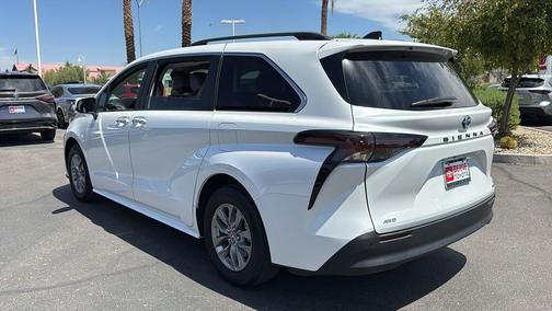 2024 Toyota Sienna XLE 7 Passenger