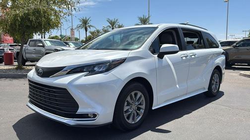 2024 Toyota Sienna XLE 7 Passenger