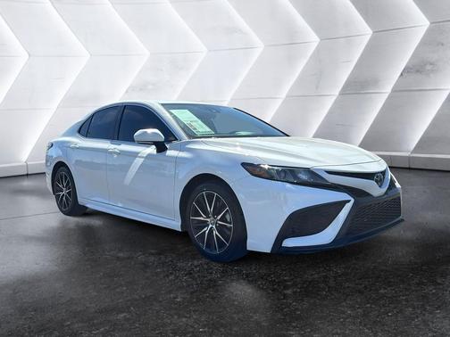 Ice Cap 2024 Toyota Camry SE