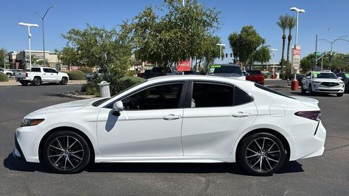 Ice Cap 2024 Toyota Camry SE