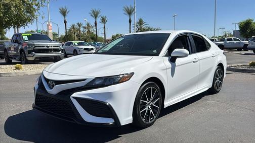 Ice Cap 2024 Toyota Camry SE
