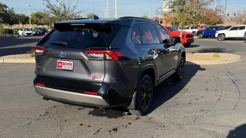 2025 Toyota RAV4 Hybrid SE
