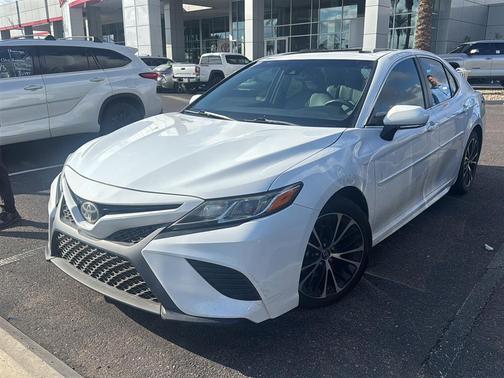 2018 Toyota Camry SE