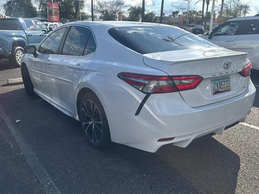 2018 Toyota Camry SE