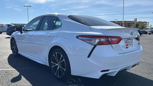 2018 Toyota Camry SE