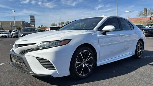 2018 Toyota Camry SE