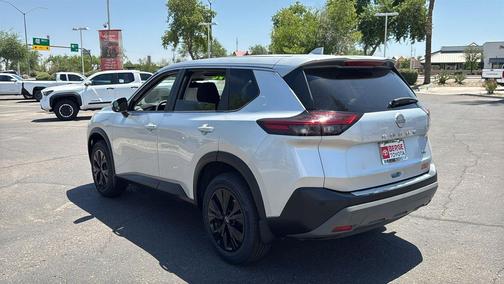 Brilliant Silver Metallic 2022 Nissan Rogue SV