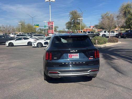 2022 Kia Sorento Plug-In Hybrid SX