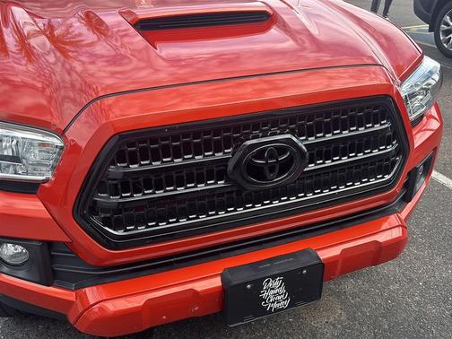 2016 Toyota Tacoma TRD Sport