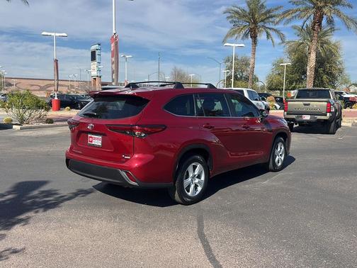 2023 Toyota Highlander LE