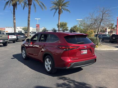 2023 Toyota Highlander LE