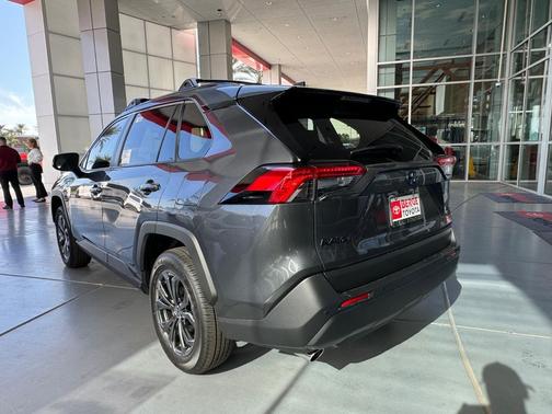 2025 Toyota RAV4 Hybrid XLE Premium