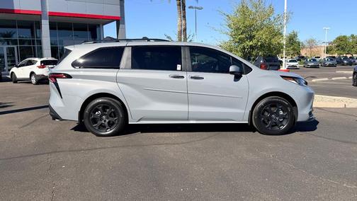 2025 Toyota Sienna Woodland Edition