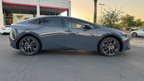 Guardian Gray 2027 Toyota Prius XLE