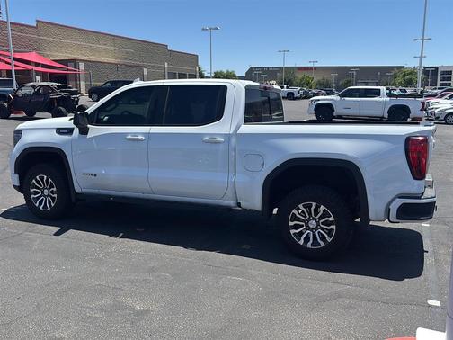 Summit White 2023 GMC Sierra 1500 AT4