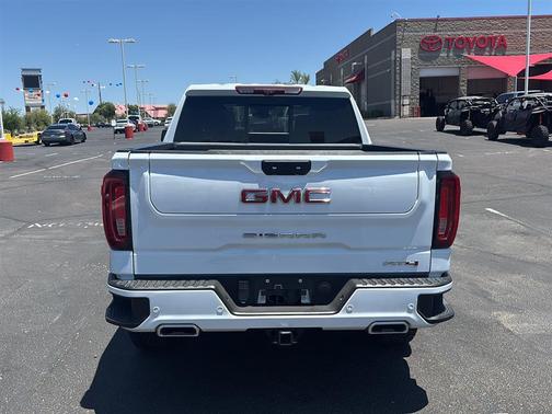 Summit White 2023 GMC Sierra 1500 AT4