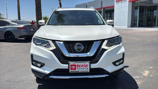 Pearl White 2018 Nissan Rogue SL