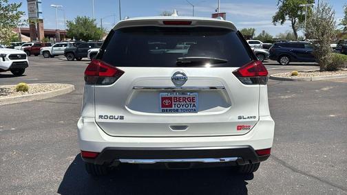Pearl White 2018 Nissan Rogue SL