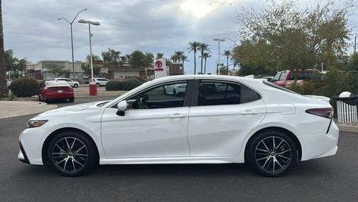 2023 Toyota Camry SE