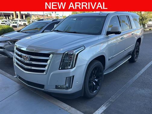 Radiant Silver Metallic 2018 Cadillac Escalade ESV Luxury