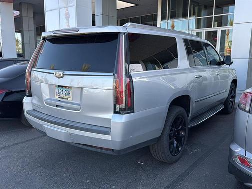 Radiant Silver Metallic 2018 Cadillac Escalade ESV Luxury