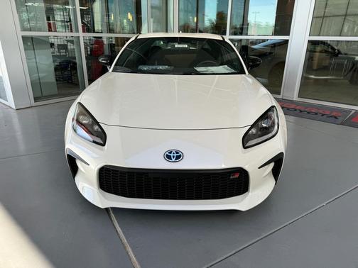 2025 Toyota GR86 Premium