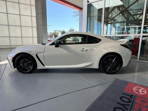 2025 Toyota GR86 Premium
