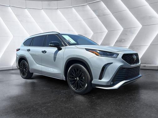 Cement 2025 Toyota Highlander XSE