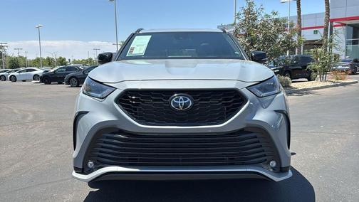 Cement 2025 Toyota Highlander XSE