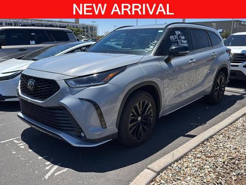 Cement 2025 Toyota Highlander XSE