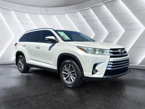Blizzard Pearl 2019 Toyota Highlander XLE