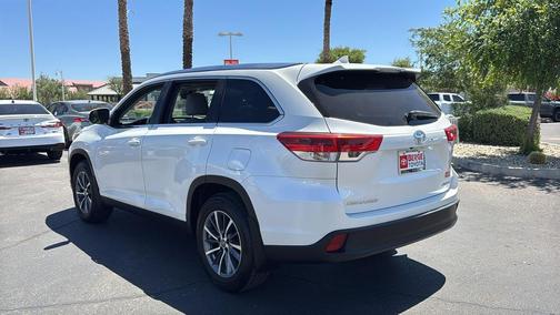 Blizzard Pearl 2019 Toyota Highlander XLE