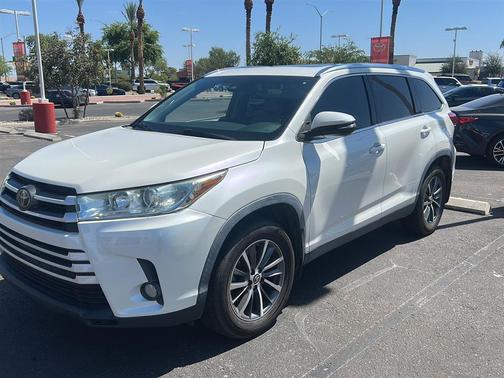 Blizzard Pearl 2019 Toyota Highlander XLE