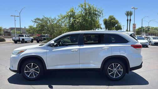 Blizzard Pearl 2019 Toyota Highlander XLE