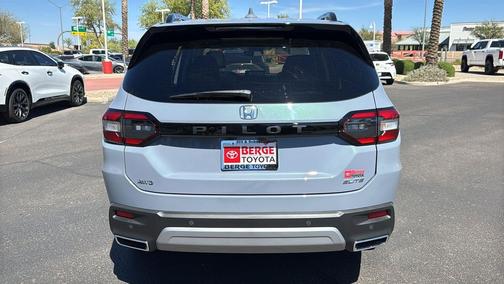 Sonic Gray Pearl 2025 Honda Pilot Elite
