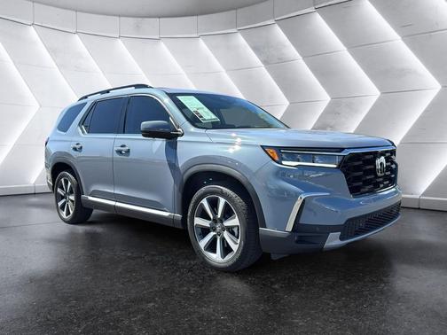 Sonic Gray Pearl 2025 Honda Pilot Elite