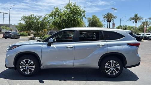 2023 Toyota Highlander Hybrid XLE