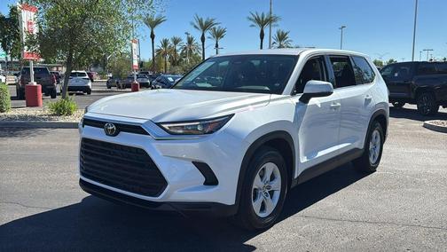 Wind Chill Pearl 2026 Toyota Highlander LE