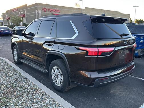 2023 Toyota Sequoia SR5