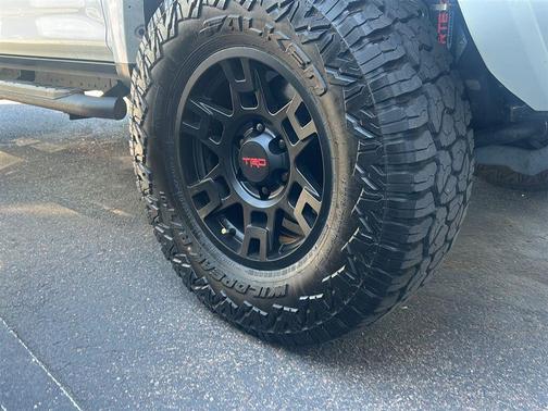 Super White 2022 Toyota 4Runner TRD Off Road Premium