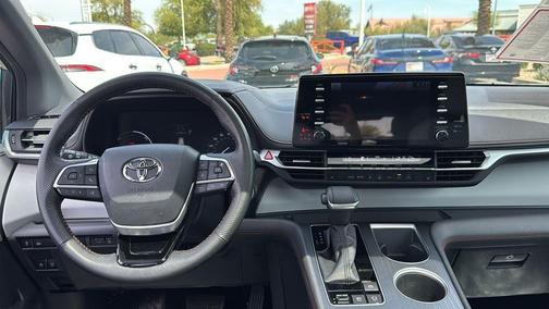 2022 Toyota Sienna XSE 7 Passenger