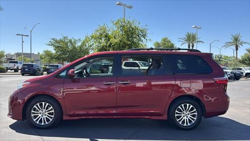 2020 Toyota Sienna XLE Premium