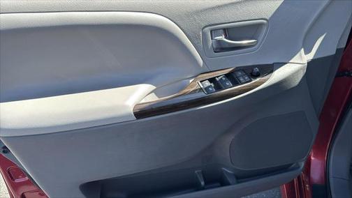 2020 Toyota Sienna XLE Premium