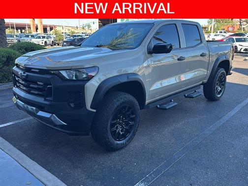 Sand Dune Metallic 2024 Chevrolet Colorado Trail Boss
