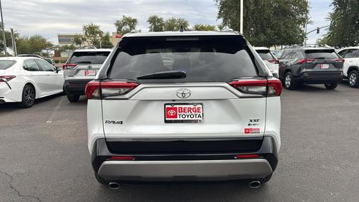 2025 Toyota RAV4 Hybrid SE