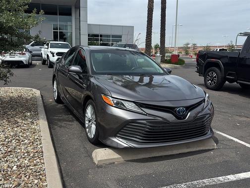 Predawn Gray Mica 2018 Toyota Camry Hybrid XLE