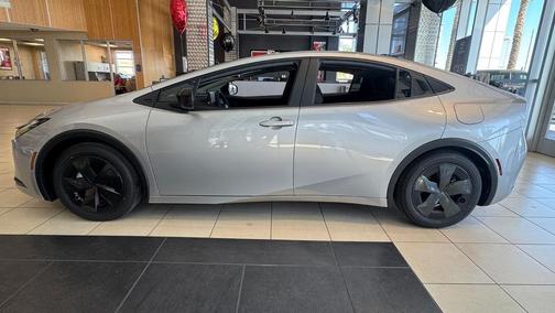 2026 Toyota Prius Plug-In Hybrid SE