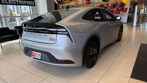 2026 Toyota Prius Plug-In Hybrid SE