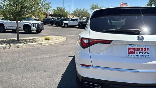 Platinum White Pearl 2023 Acura MDX Standard