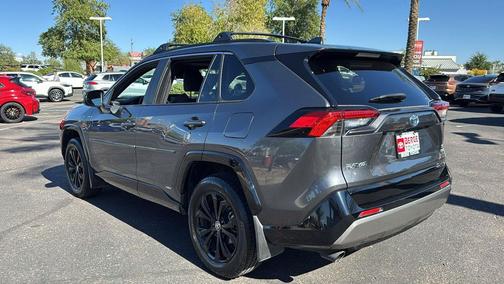 2022 Toyota RAV4 Hybrid SE